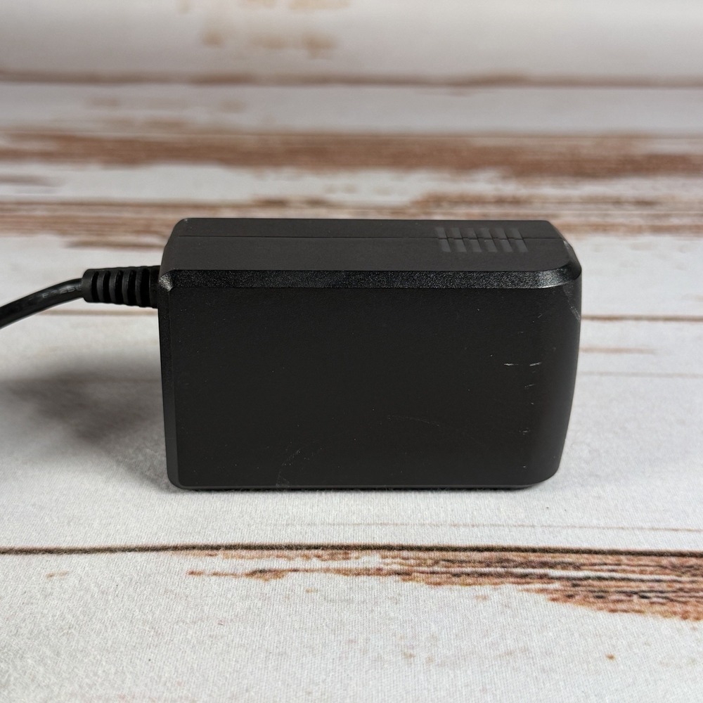 BOSE S026FN2000125 100-240V-50/60HZ 600MA 20V-1250MA AC Adapter Power Supply
